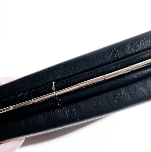 Bobbi Brown Caviar and Oyster Collection Mini Brush Set New - Picture 4 of 6